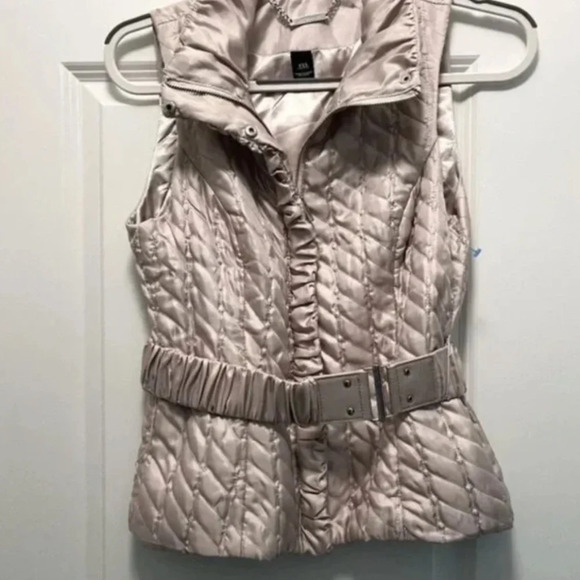 White House Black Market Quilted / Belted Vest - Size XXS - EUC - Picture 11 of 13